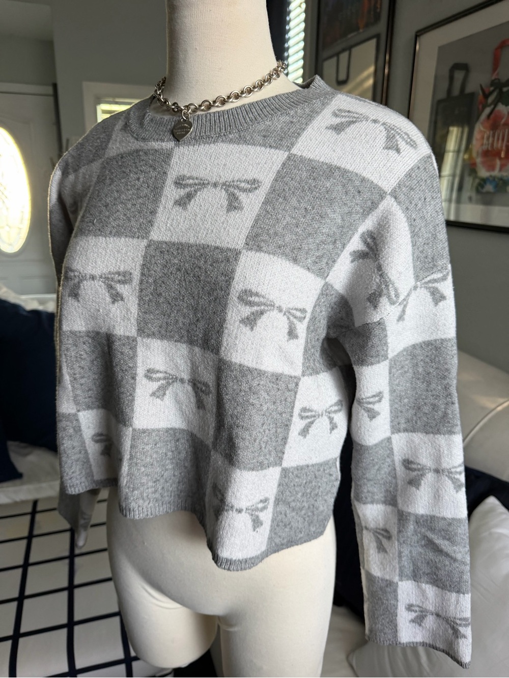 Sincerly Jules Gray and White Checker Bow Motif Crewneck Sweater